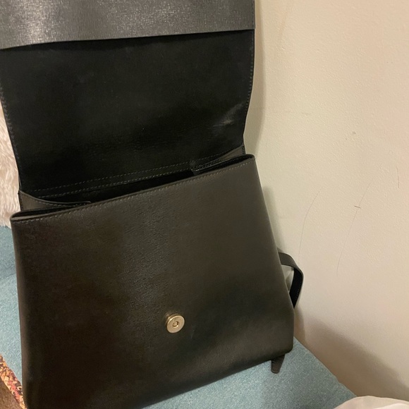 Lacucci leather backpack style purse in black with interior zip pocket - Picture 5 of 14